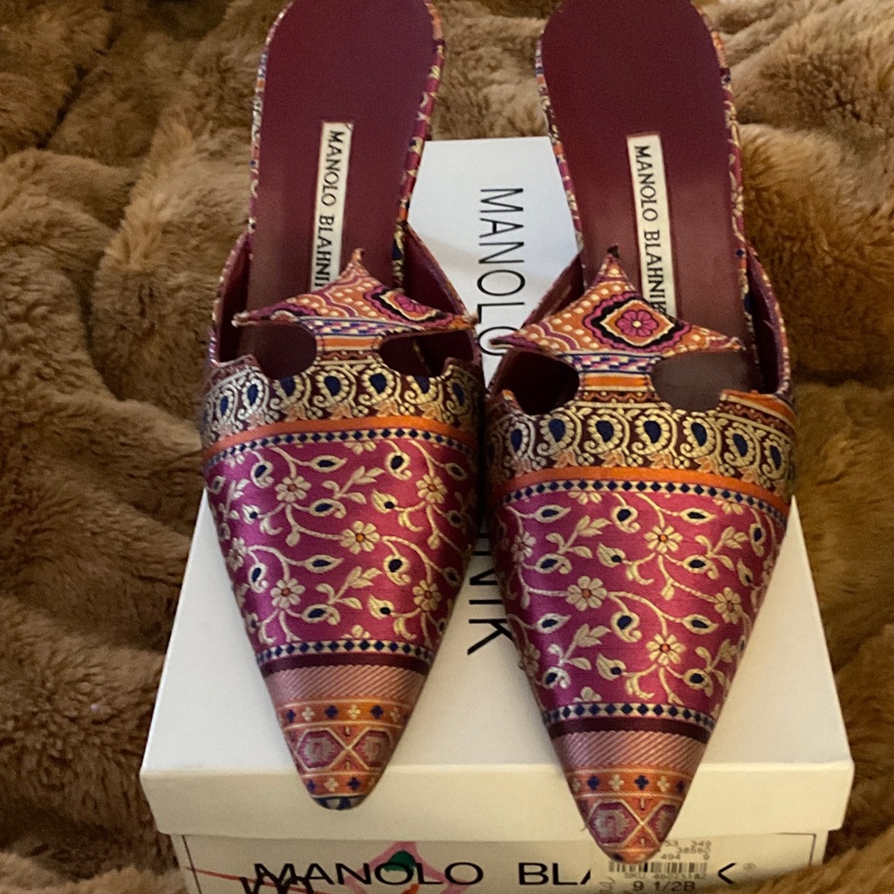 MANOLO BLAHNIK RANZAMU 39.5 9.5 or 9 tapestry shoes stunning RARE